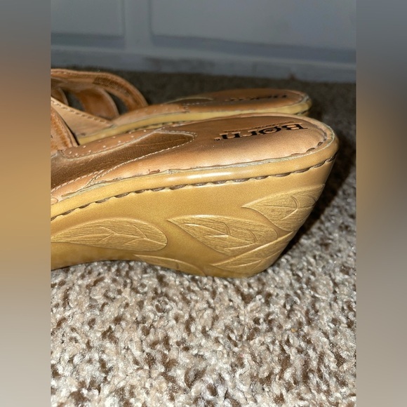 BORN Womens Beige Slip On Wedge Heel Sandals - Picture 4 of 11